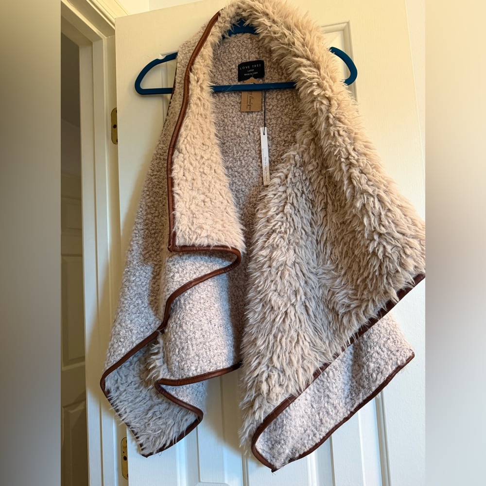 Love Tree Chunky Faux Fur vest
